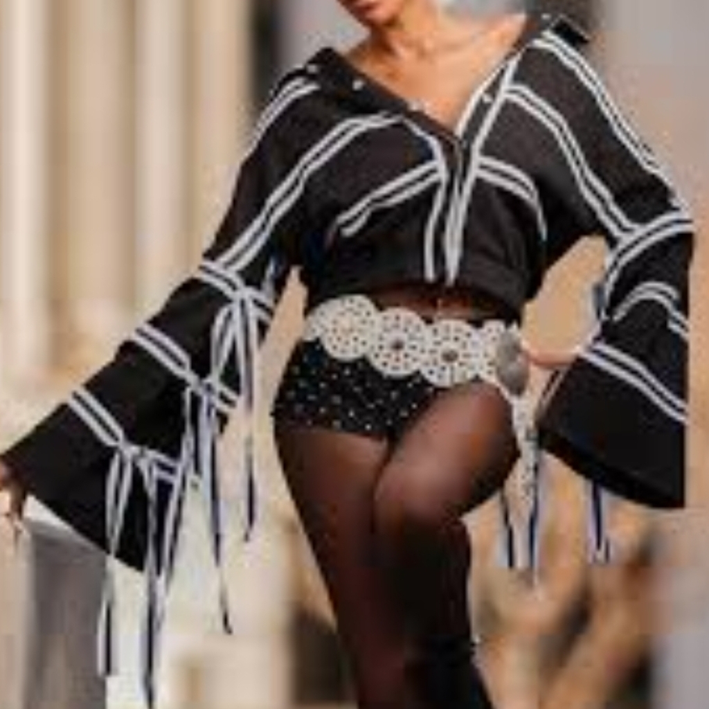 Akira Black Fringe Tie Bell-Sleeve V-Neck Bomber Jacket Sz Xl